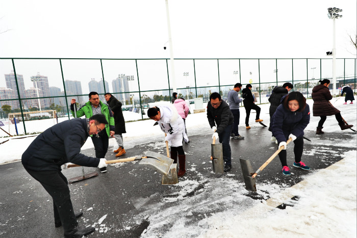 一場(chǎng)雪，體育中心美得不要不要的 但最美的風(fēng)景還是他們(圖5)