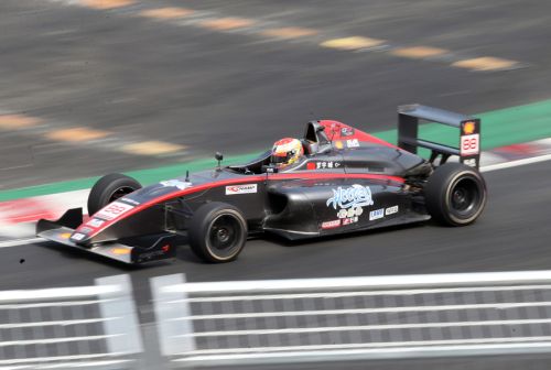 F4、飄移兩項(xiàng)賽事收官  房車和耐力錦標(biāo)賽相繼上演(圖2)